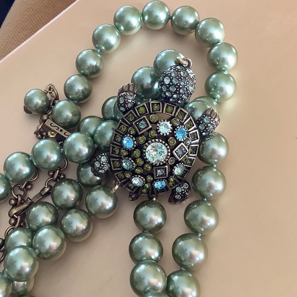 Heidi Daus Simply Irresistible Crystal Turtle Necklace & Matching Ring Pistachio - Picture 2 of 14